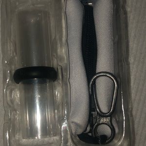 Woman’s size 6 Qualo Black Ring